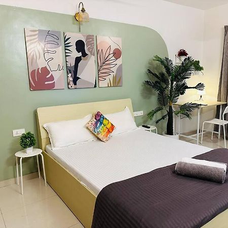 Sage : Private Studio Room In Koregaon Park 푸네 외부 사진