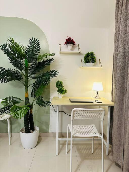 Sage : Private Studio Room In Koregaon Park 푸네 외부 사진